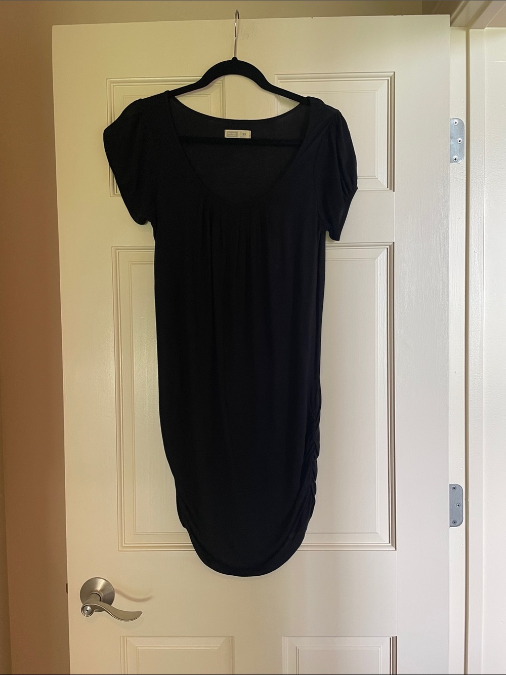 Women’s Black Scoop Neck Midi Dress